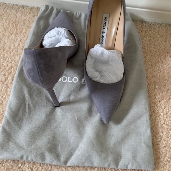 Authentic Manolo Blahnik BB pumps in Grey Suede
Heel 105mm - Picture 4 of 13